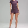 ATIKAY-producto-lululemon Hotty Hot High-Rise Lined Short 2.5 Grape Thistle 4